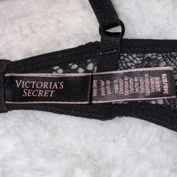 Victoria’s Secret Very Sexy Push-up Bra - Picture 2 of 3